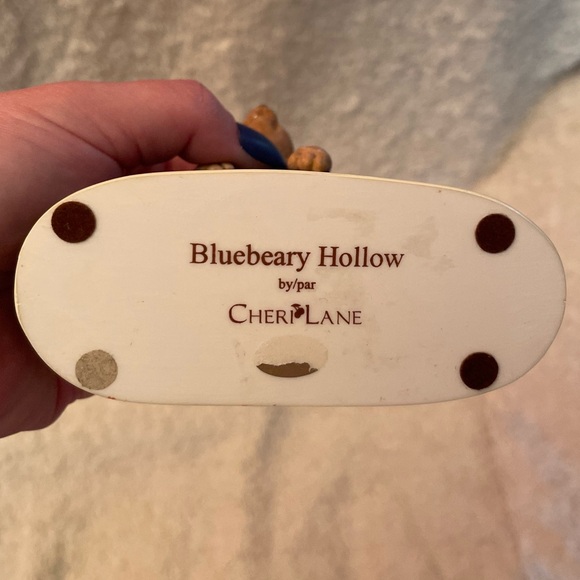 VERY RARE Bluebeary Hollow Bear on Tire Swing Figurine From 2000 by Cheri Lane - Picture 9 of 9